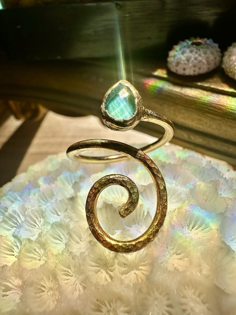 Sealight Spiral Ring